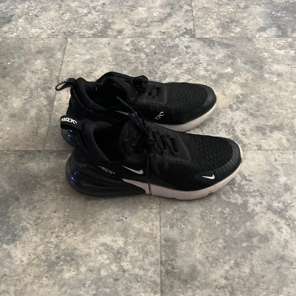 Nike 270